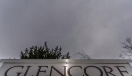 Bonos de minera Volcan caen luego de que Glencore vende control