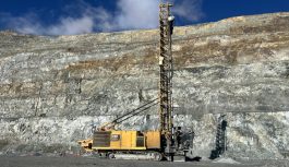 Perú marca un hito en minería: la primera perforadora autónoma Cat inicia operaciones en Mina Toromocho, controlada 100% de forma remota desde Lima Perú marca un hito en minería: la primera perforadora autónoma Cat inicia operaciones en Mina Toromocho, controlada 100% de forma remota desde Lima