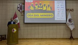 Cámara de Comercio de La Libertad celebra el Día del Minero y reconoce a dos trabajadores de Minera Poderosa por su destacada trayectoria Cámara de Comercio de La Libertad celebra el Día del Minero y reconoce a dos trabajadores de Minera Poderosa por su destacada trayectoria